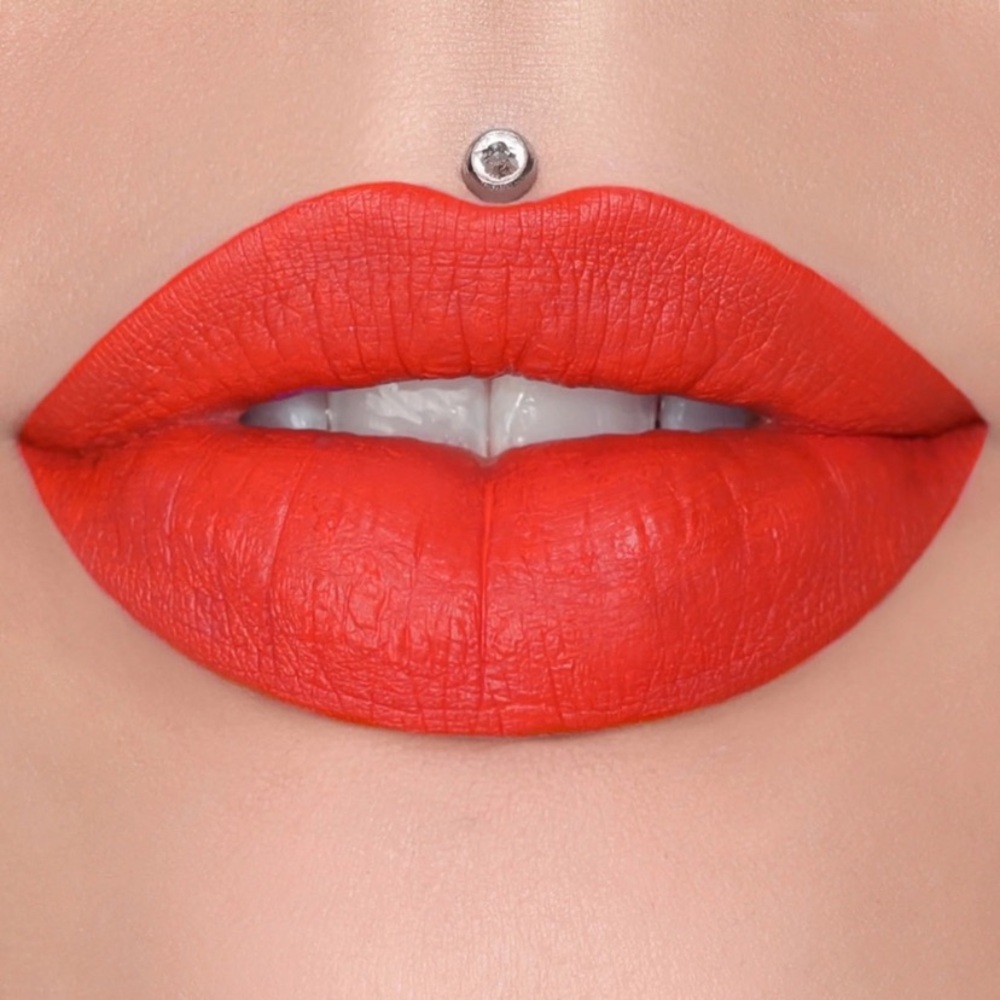 JEFFREE STAR COSMETICS Mini Velour Liquid
Lipstick in the shade Prick